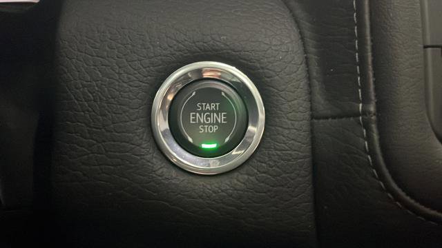 Used 2023 GMC Yukon XL Denali AWD/4WD image 24