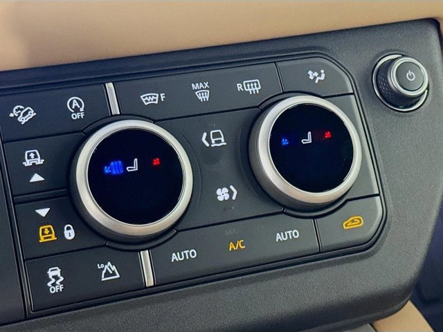 Used 2025 Land Rover Defender 110 V8 image 23