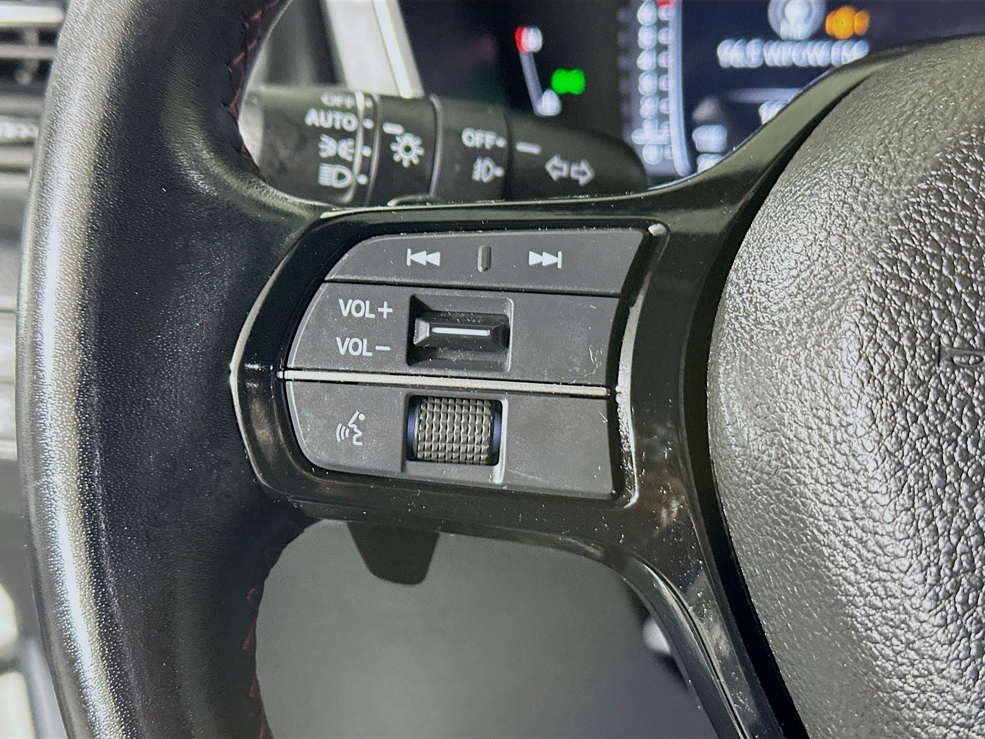 Used 2025 Honda Pilot Black Edition image 16