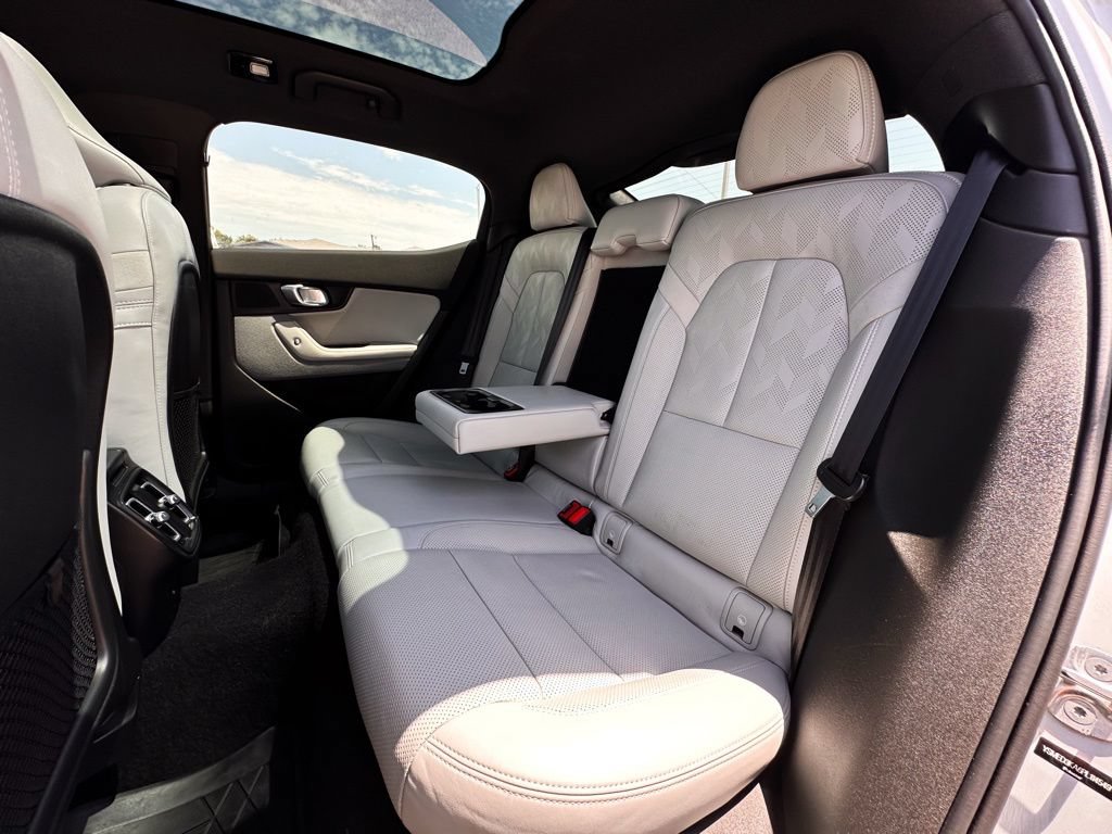 Used 2023 Polestar Polestar 2 w/ Pilot Pack AWD/4WD image 19