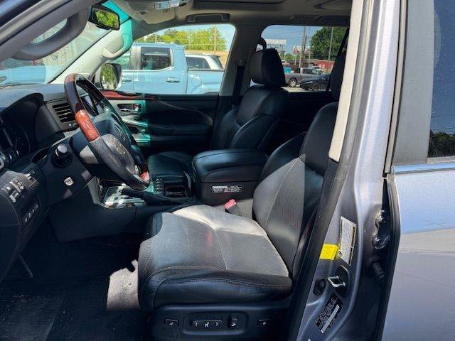 Used 2011 Lexus LX 570 4WD w/ Luxury Pkg image 7