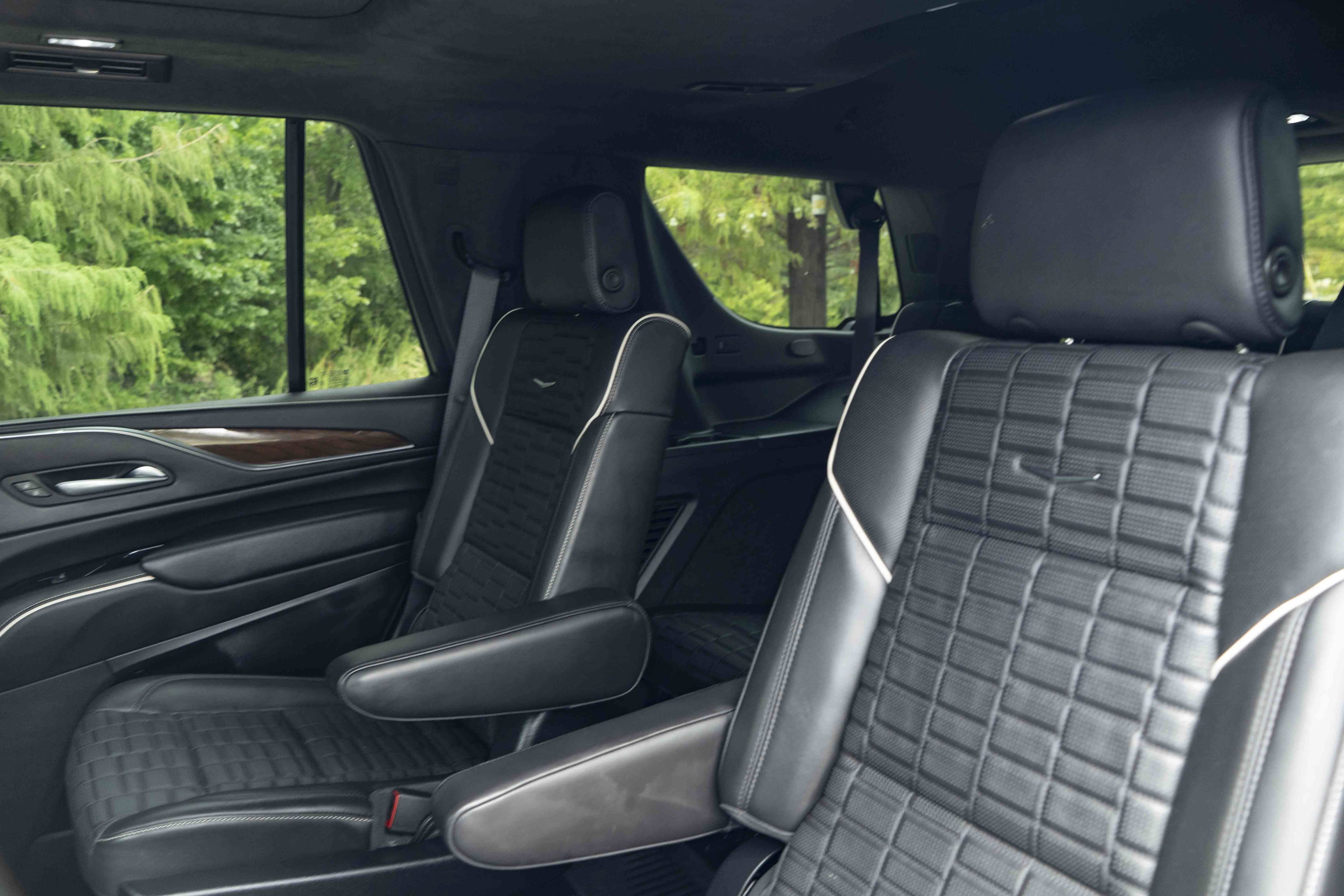 Used 2024 Cadillac Escalade Sport Platinum AWD/4WD image 17