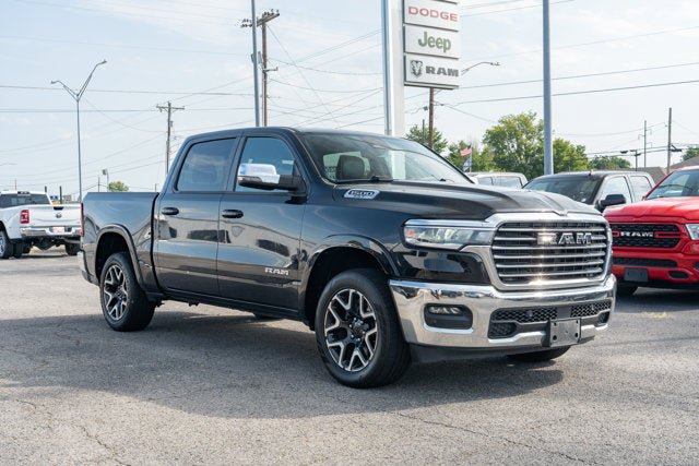 Used 2025 RAM 1500 Laramie AWD/4WD image 7
