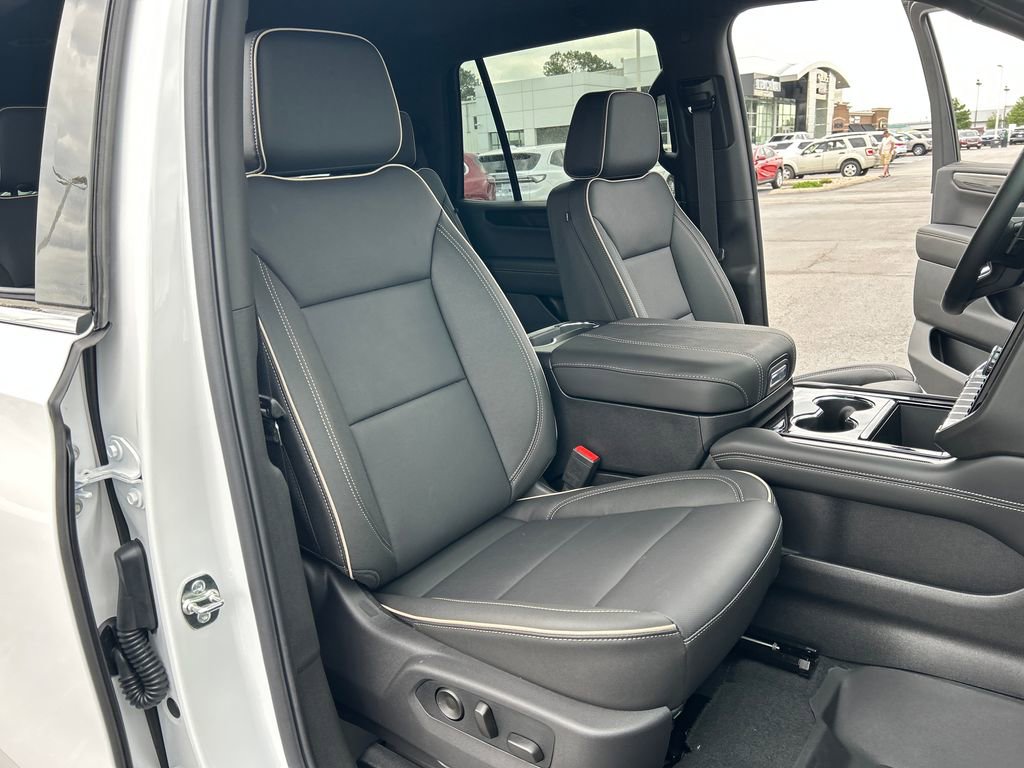 New 2026 GMC Yukon Elevation w/ LPO, Floor Liner Package AWD/4WD image 48