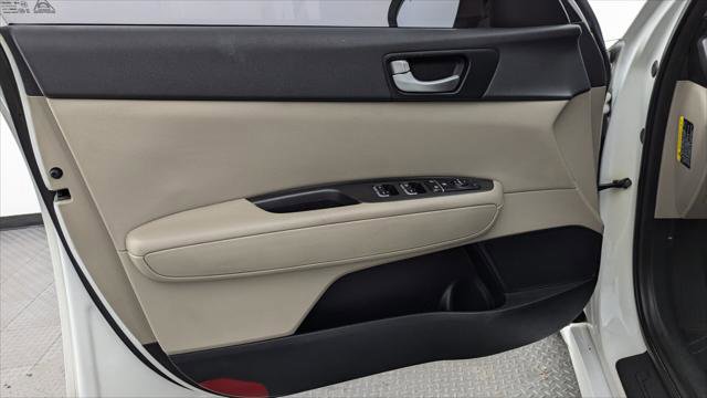 Used 2018 Kia Optima LX image 13