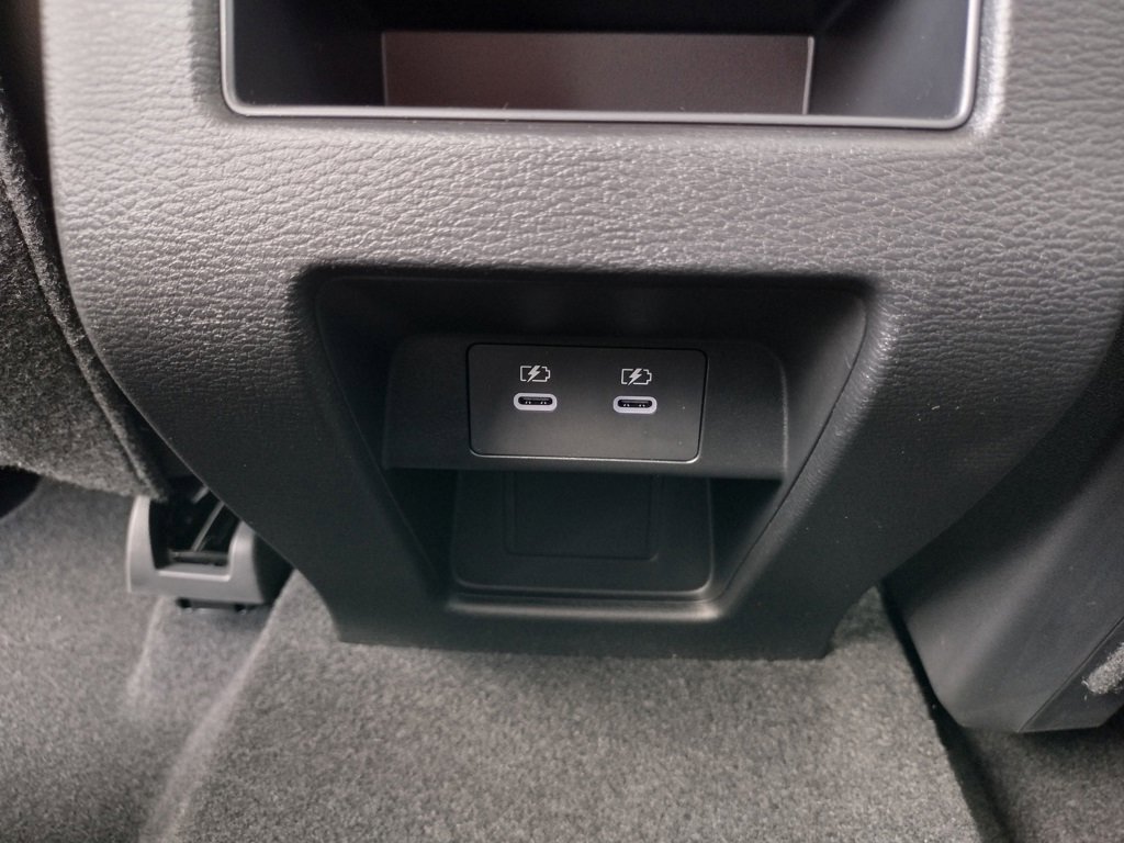 New 2025 Mitsubishi Outlander SE image 25