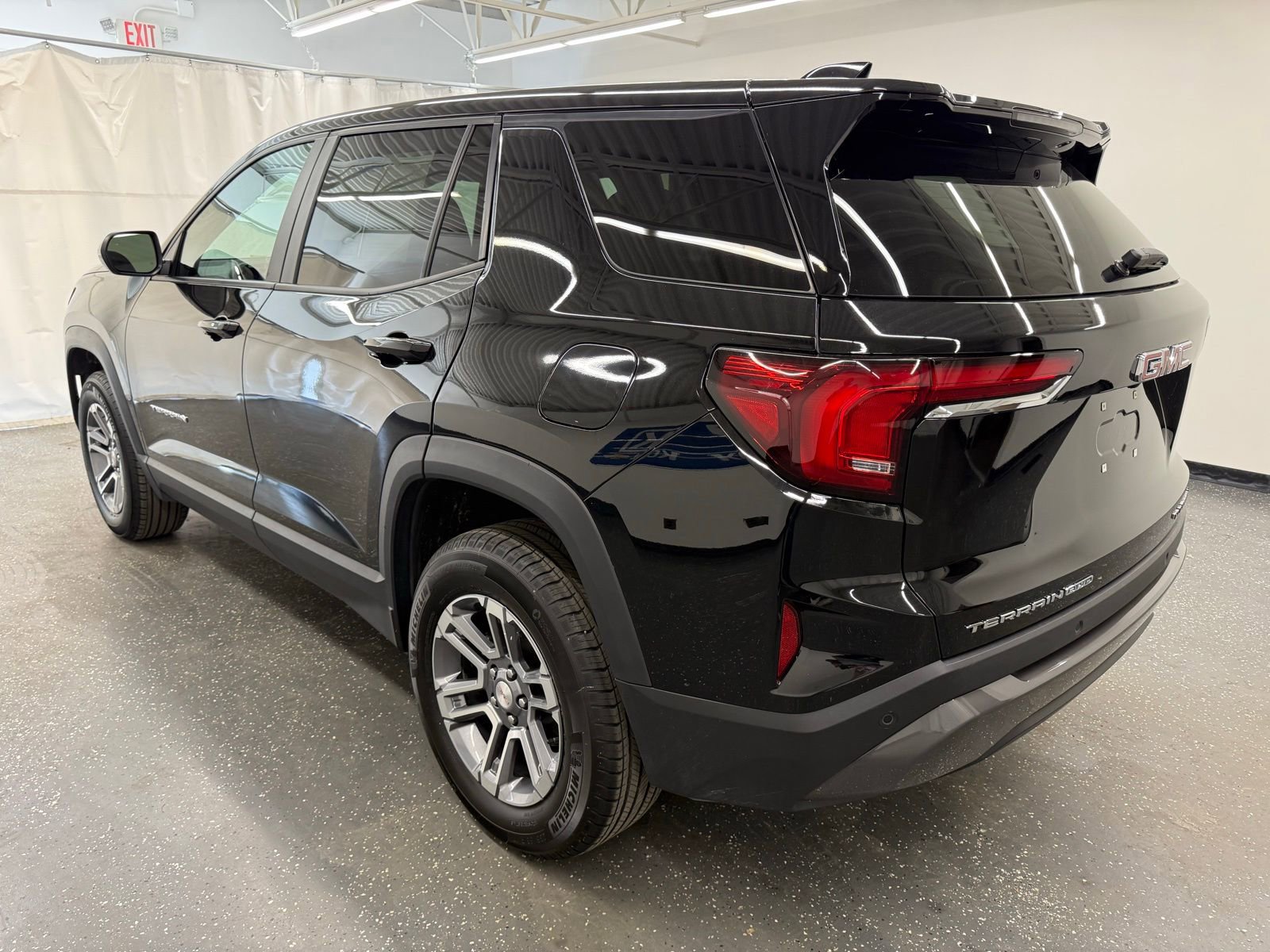 Used 2026 GMC Terrain Elevation image 3