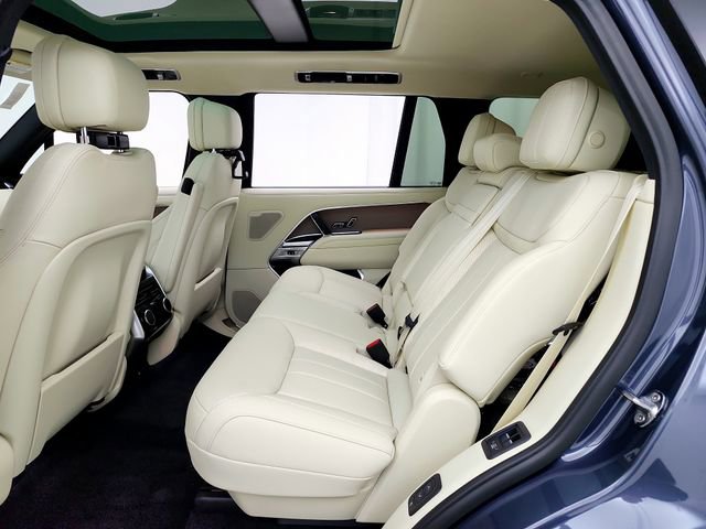 New 2026 Land Rover Range Rover Long Wheelbase SE AWD/4WD image 28