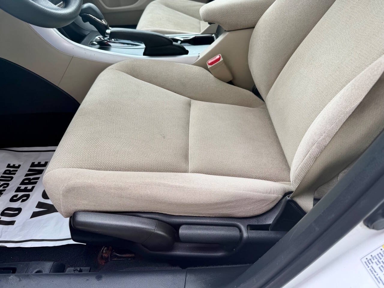 Used 2013 Honda Accord LX image 29