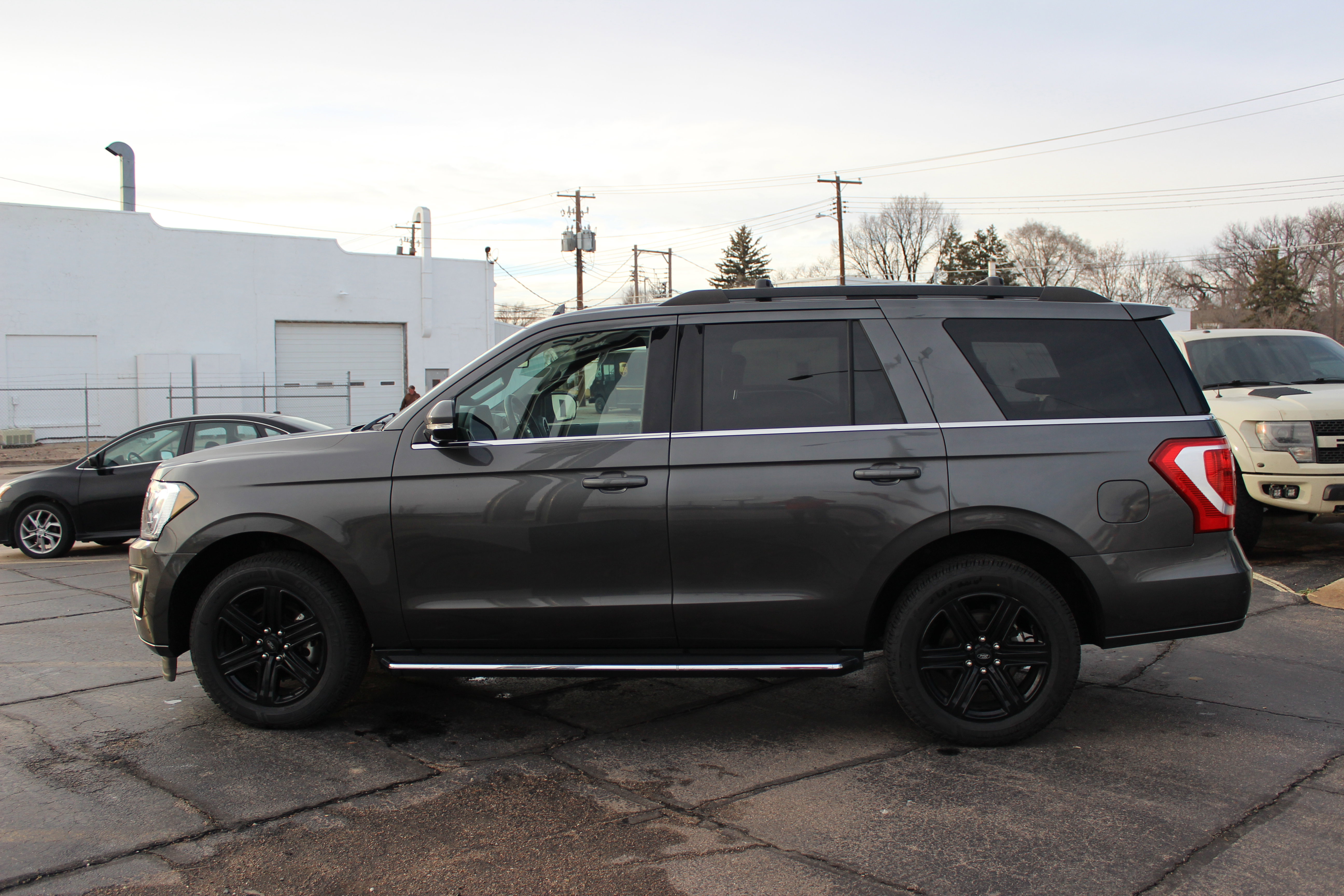 Used 2020 Ford Expedition XLT w/ Equipment Group 202A image 8