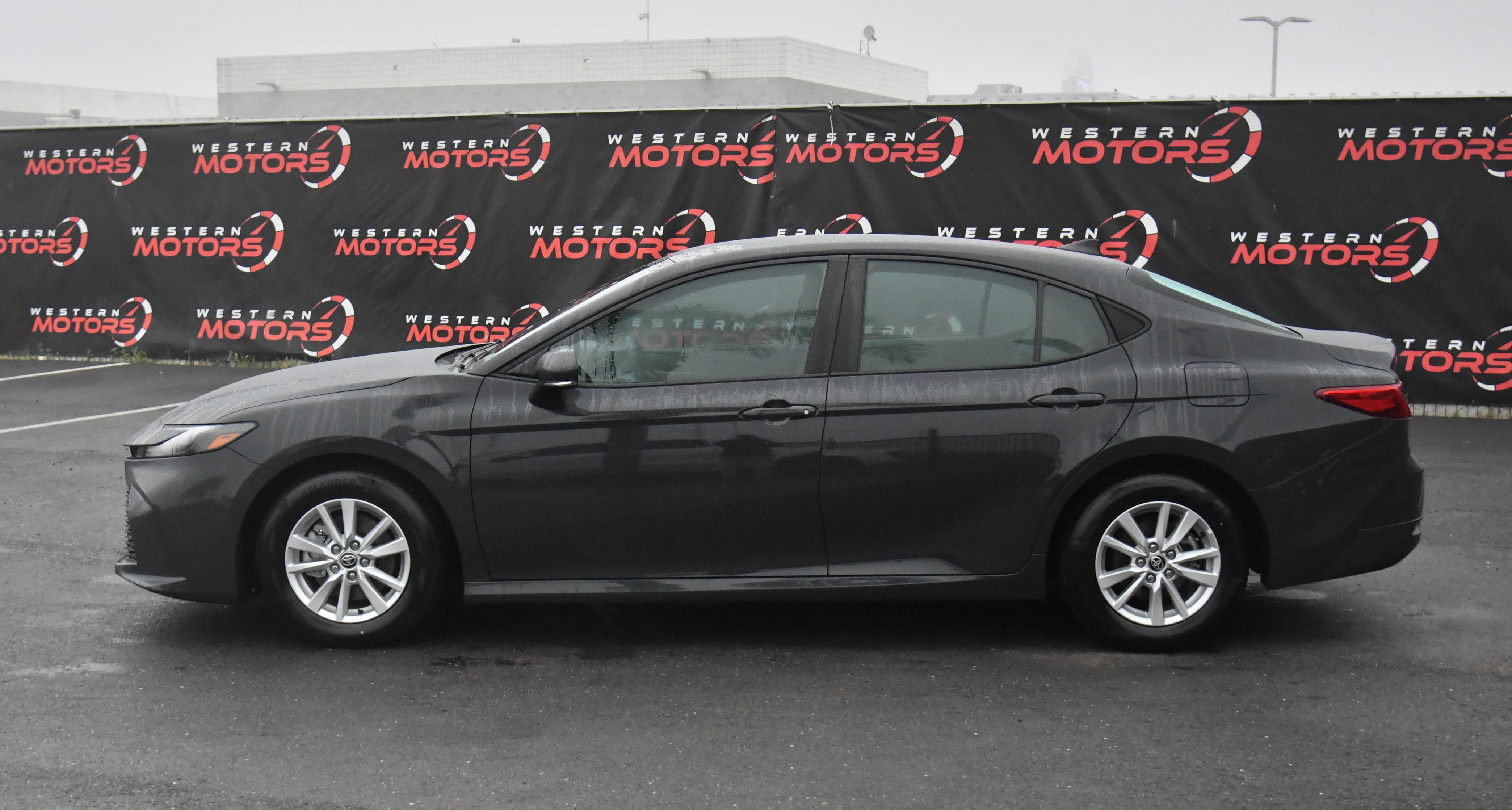 Used 2025 Toyota Camry LE image 4