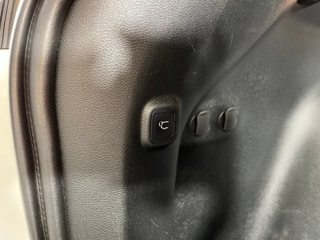 Used 2022 Jeep Cherokee Limited AWD/4WD image 53