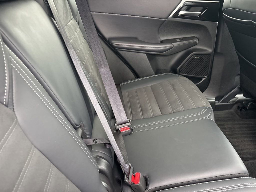 Used 2025 Mitsubishi Outlander SE AWD/4WD image 31
