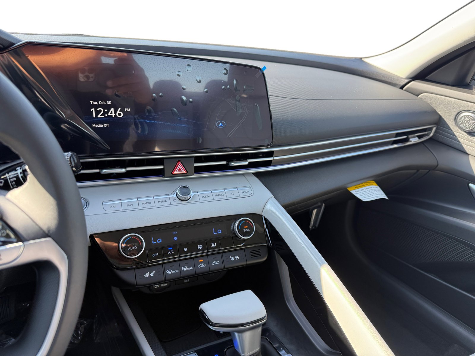 New 2025 Hyundai Elantra Limited image 12