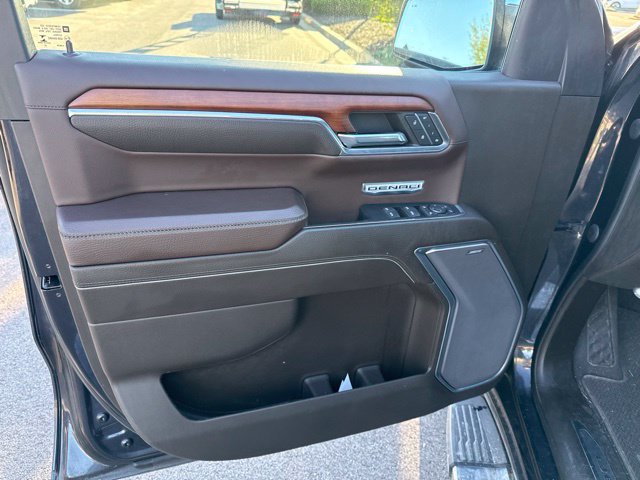Used 2023 GMC Sierra 1500 Denali w/ Technology Package AWD/4WD image 8