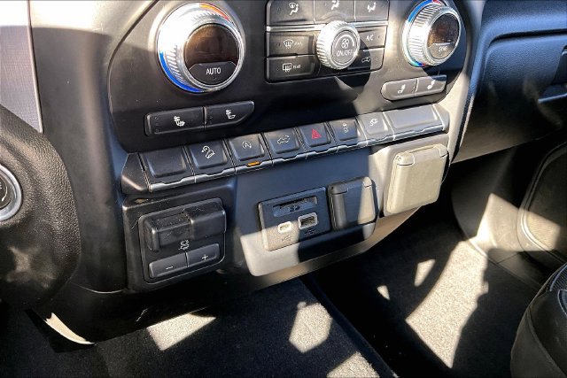 Used 2019 GMC Sierra 1500 SLT w/ X31 Off-Road Package AWD/4WD image 32