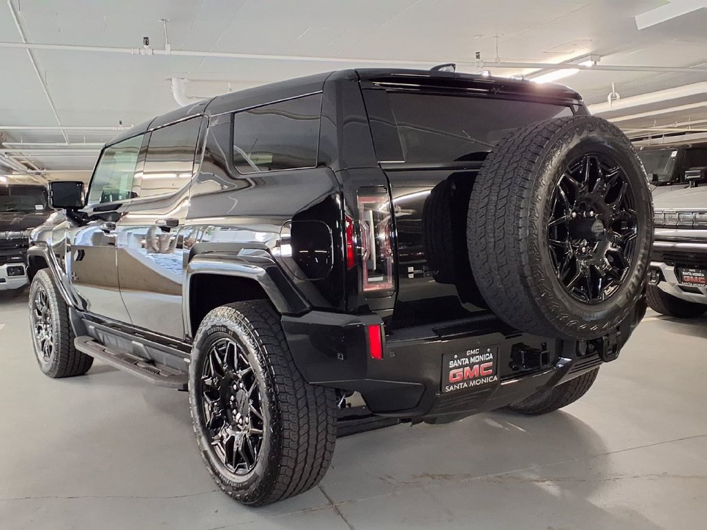 New 2026 GMC Hummer EV SUV w/ LPO, Dark Essentials Package AWD/4WD image 10