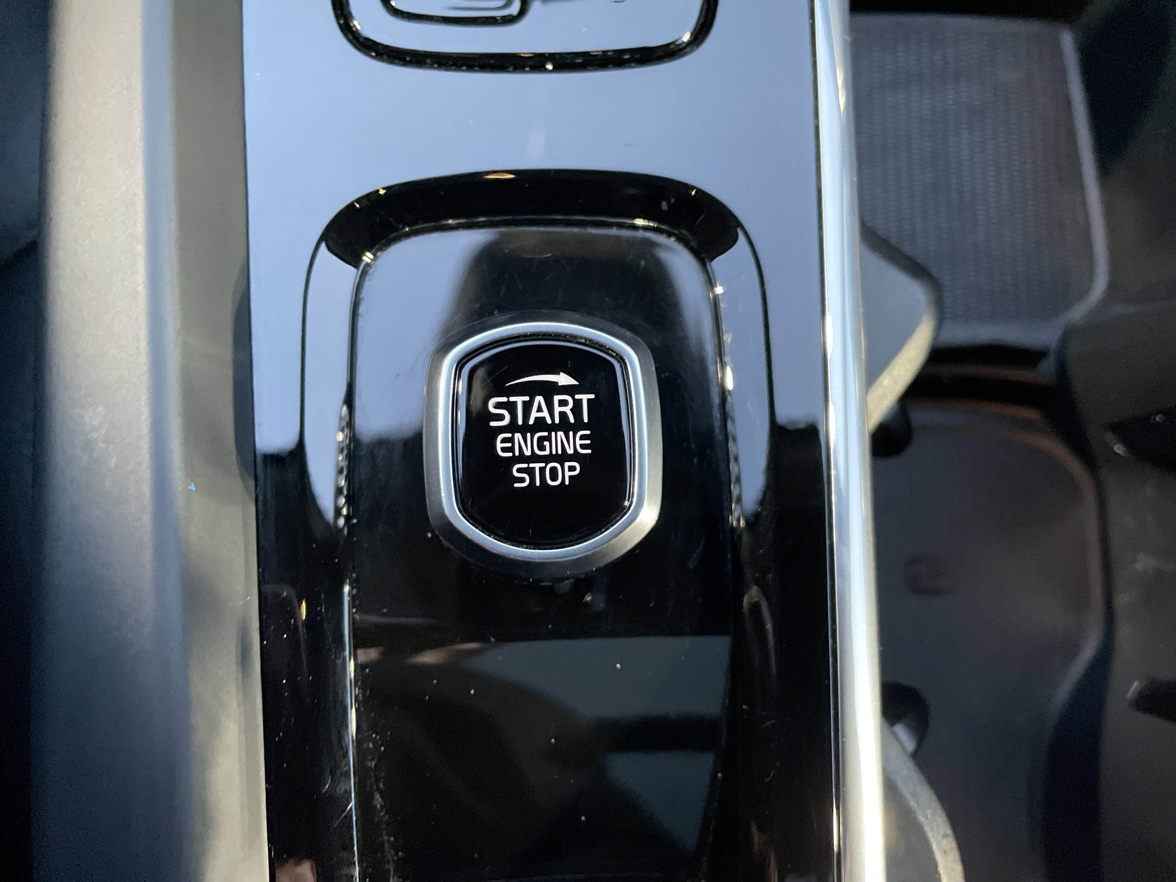 Used 2025 Volvo XC60 B5 Plus image 54