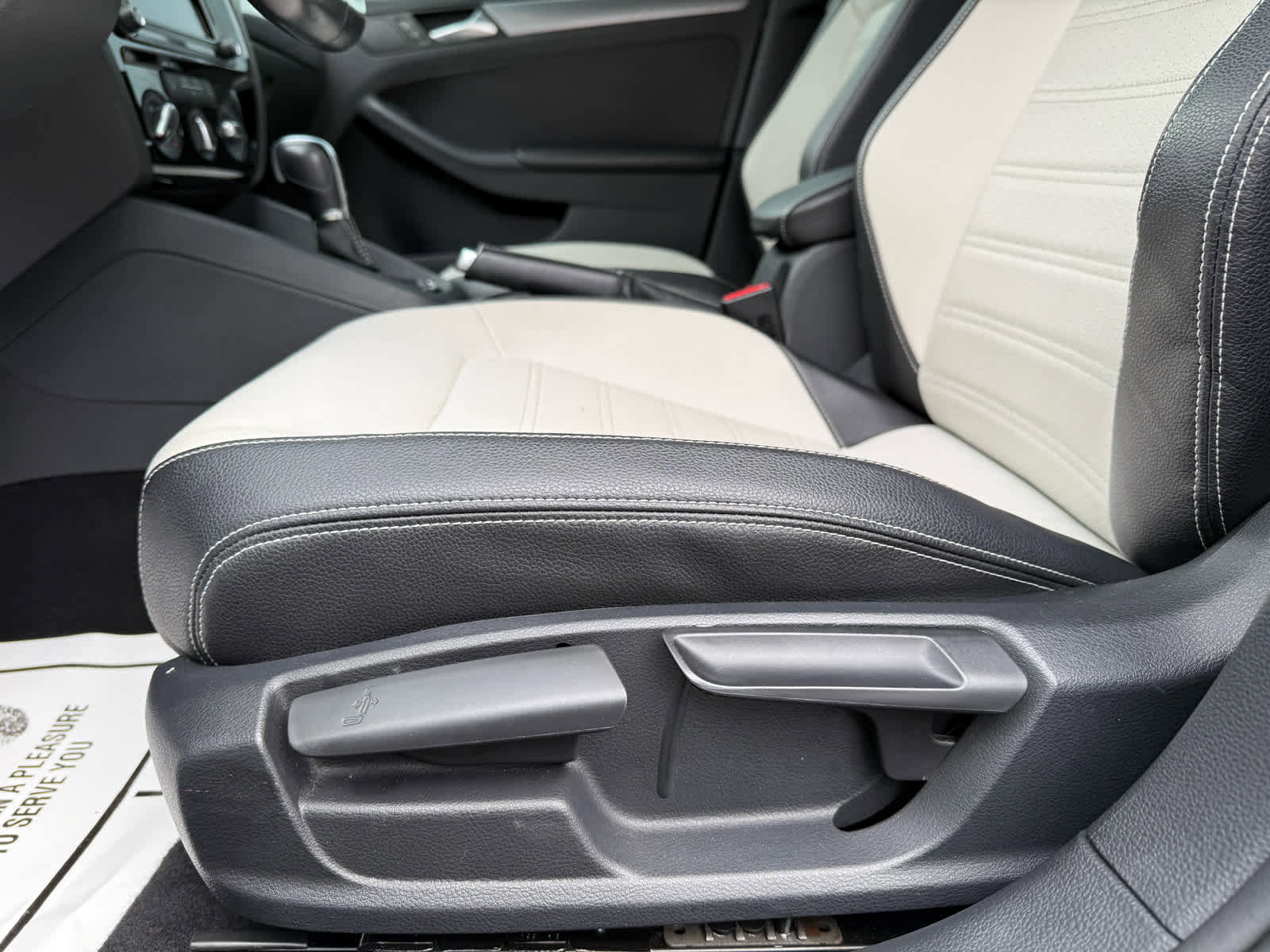 Used 2016 Volkswagen Jetta Sport image 13