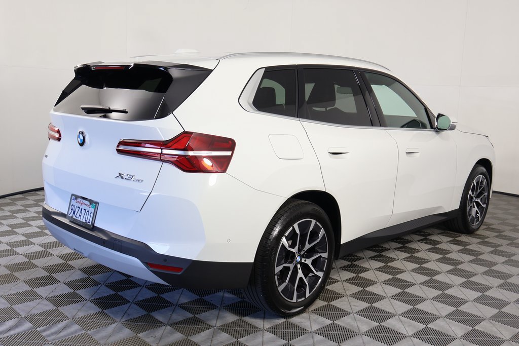 Used 2025 BMW X3 xDrive30i w/ Convenience Package AWD/4WD image 4