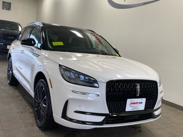 New 2025 Lincoln Corsair AWD image 2