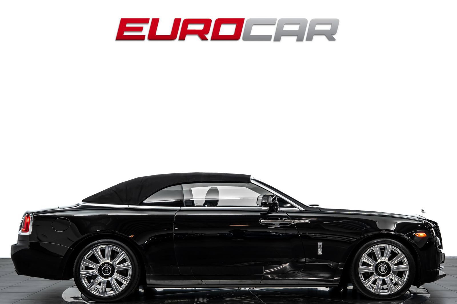 Used 2017 Rolls-Royce Dawn RWD image 8