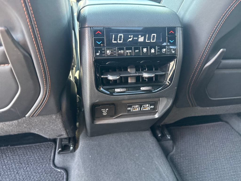 Used 2024 Jeep Grand Cherokee Summit AWD/4WD image 40