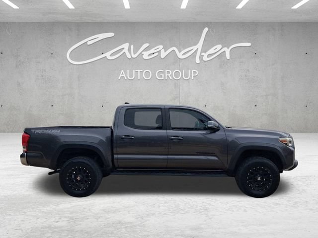 Used 2018 Toyota Tacoma TRD Off-Road AWD/4WD image 21