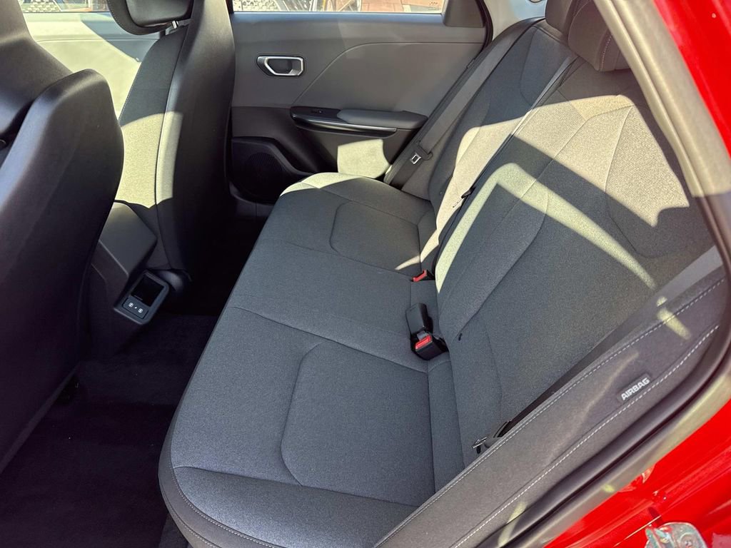 New 2025 Kia K4 LXS image 7