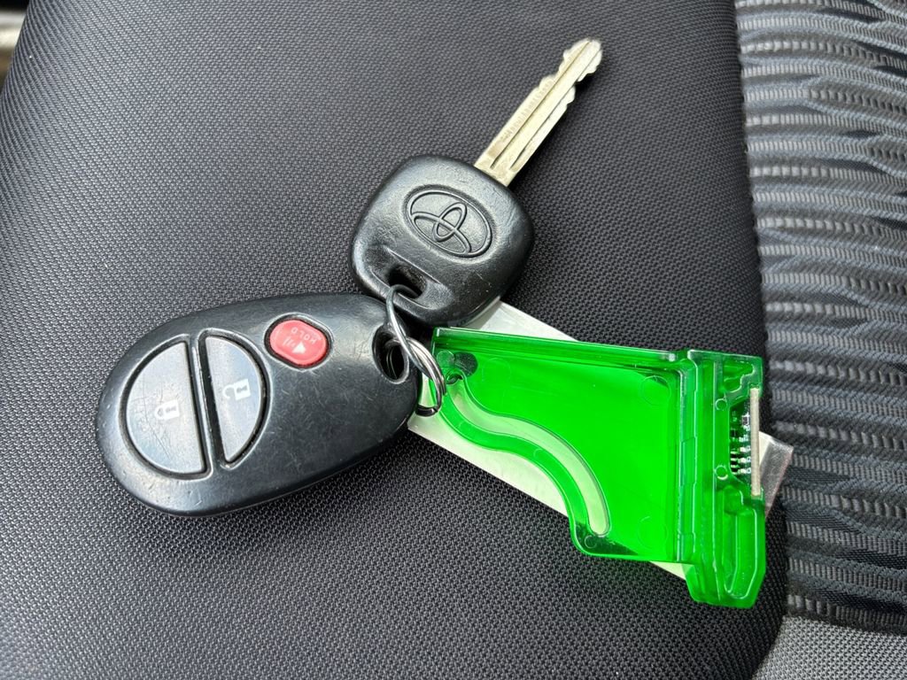 Used 2017 Toyota Tundra SR5 w/ SR5 Upgrade Package image 31