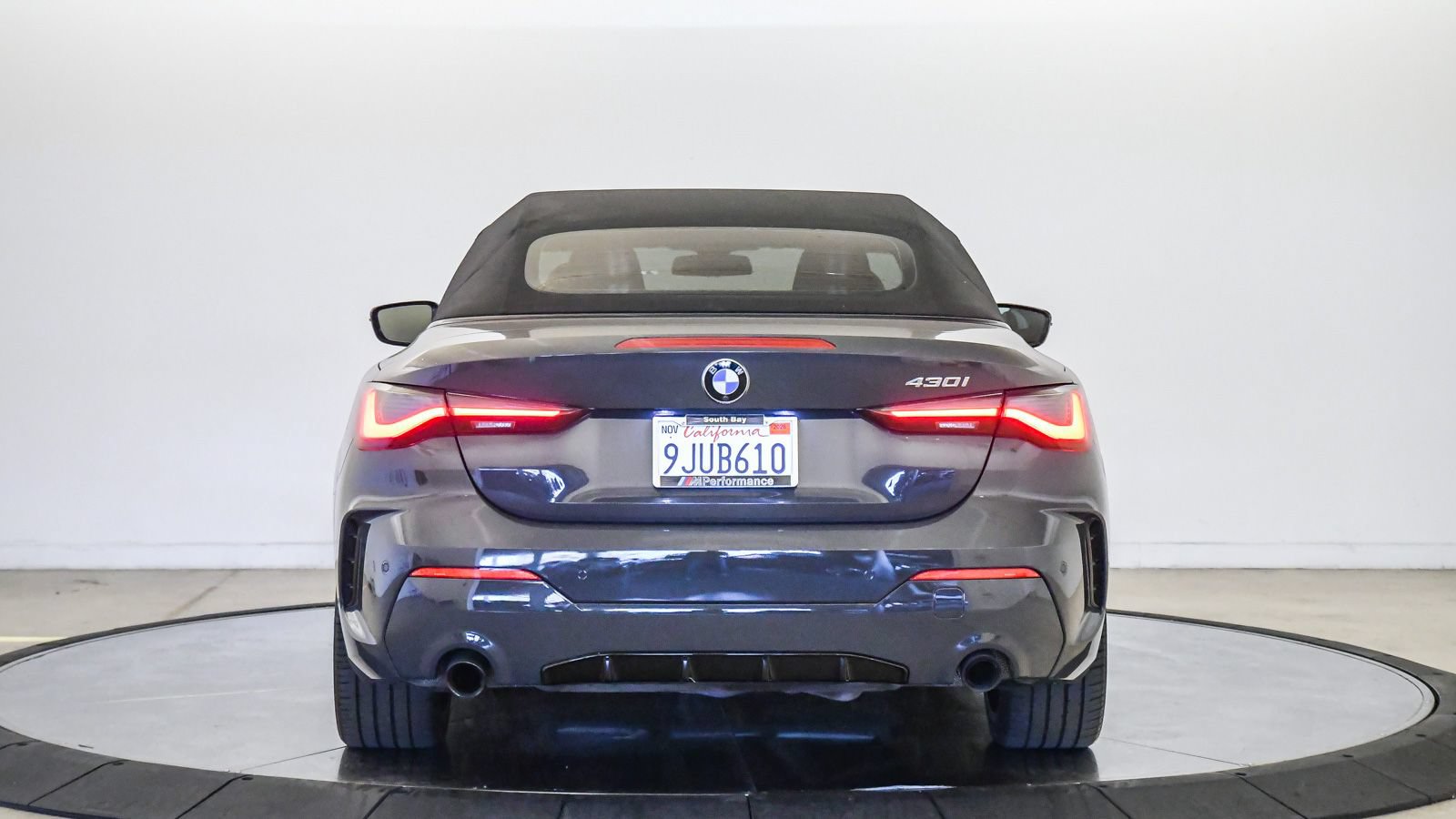 Used 2024 BMW 430i Convertible w/ M Sport Package RWD image 3