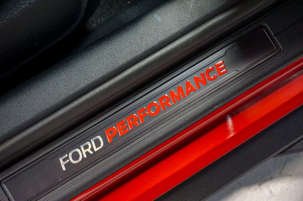 Used 2021 Ford Mustang Shelby GT500 w/ Carbon Fiber Track Pack RWD image 46