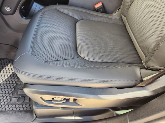 Used 2026 Land Rover Defender 110 S image 17