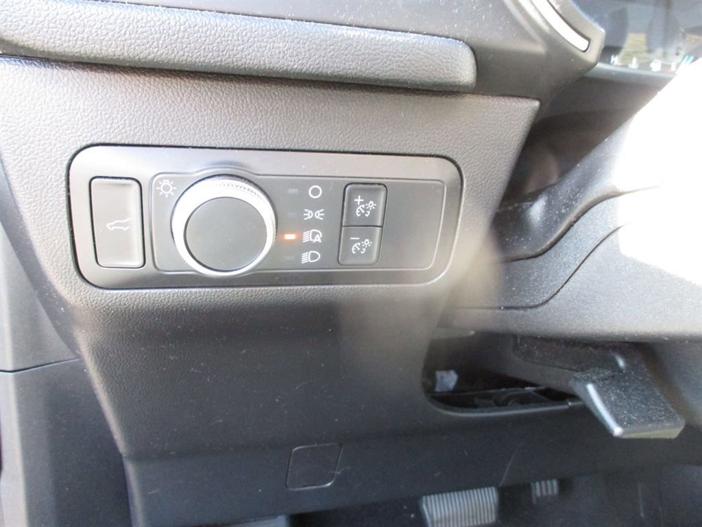 Used 2021 Ford Escape SE w/ SE Sport Appearance Package image 10