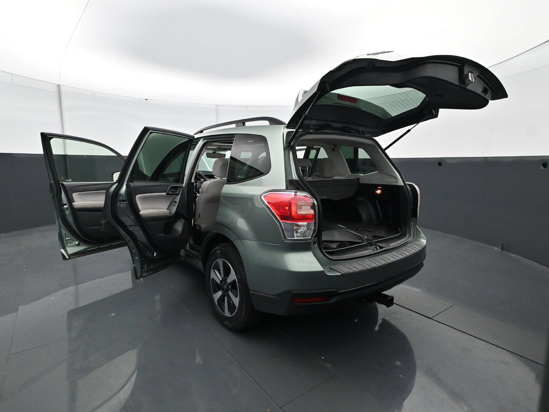 Used 2017 Subaru Forester 2.5i Premium w/ Popular Package #2A AWD/4WD image 33