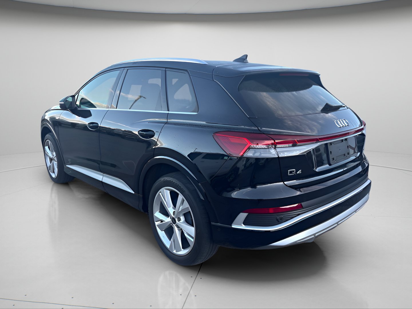 Used 2023 Audi Q4 e-tron Premium Plus w/ Premium Plus AWD/4WD image 11