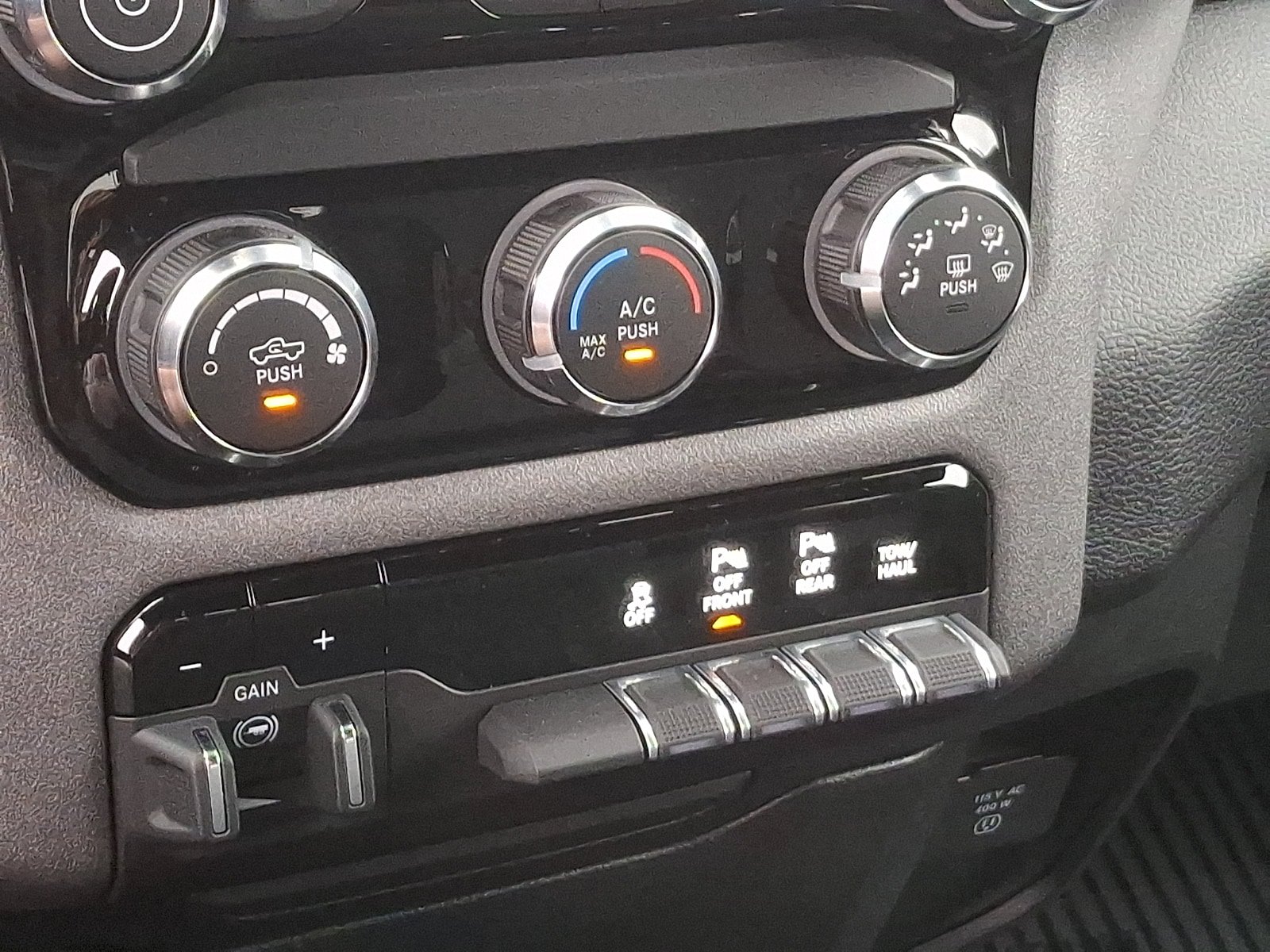 Certified 2026 RAM 1500 Warlock AWD/4WD image 15