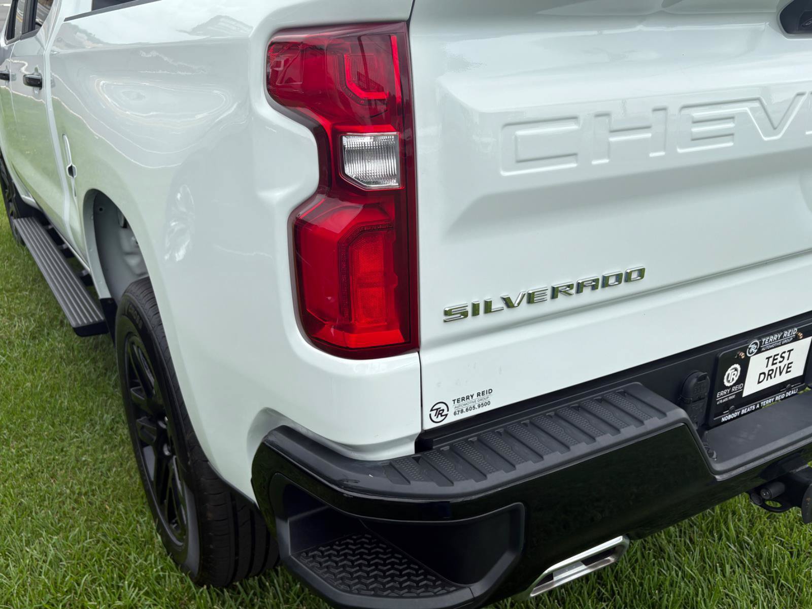 Used 2024 Chevrolet Silverado 1500 LT Trail Boss w/ Convenience Package II AWD/4WD image 12