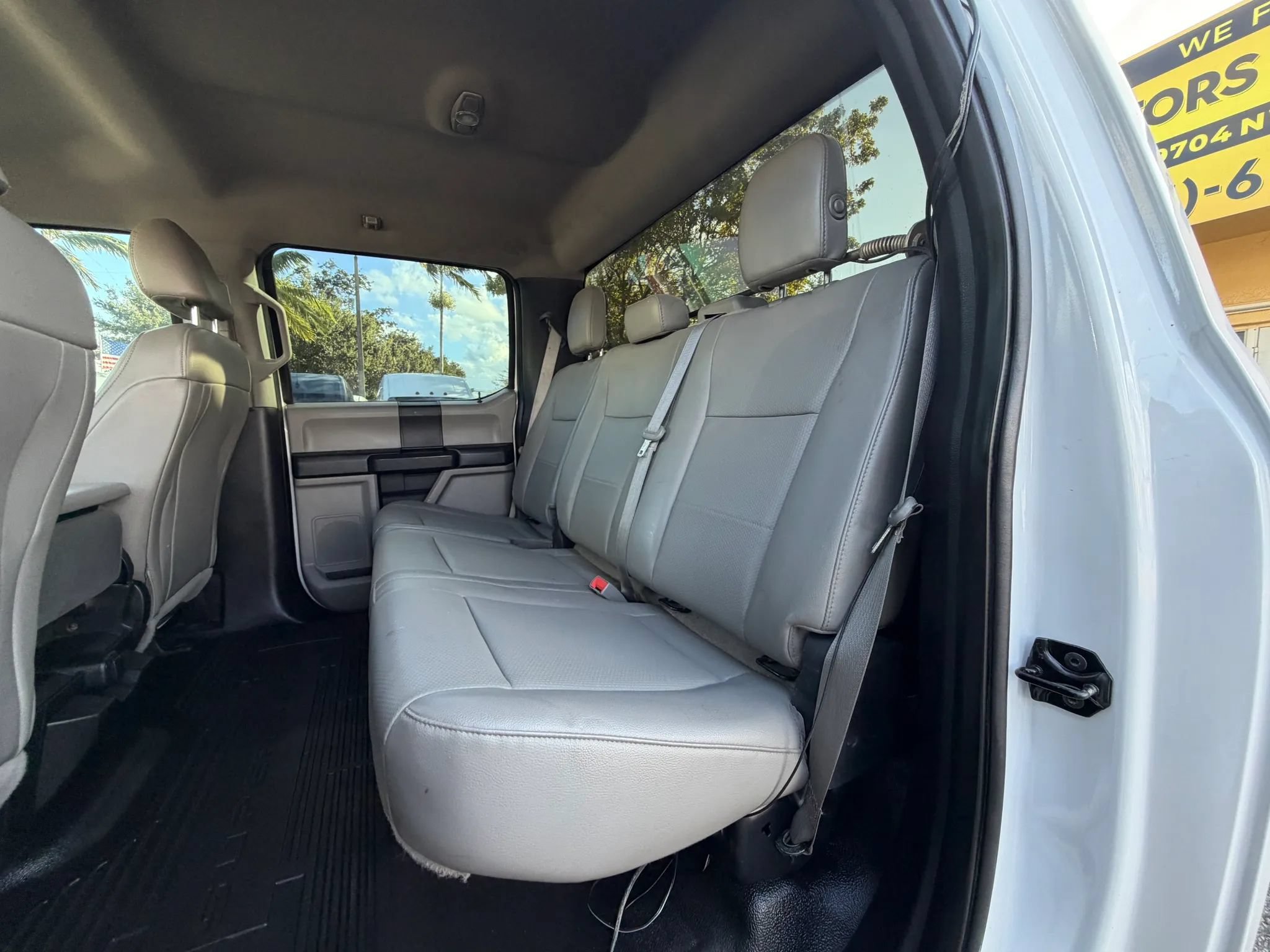 Used 2018 Ford F550 4x4 Crew Cab image 16
