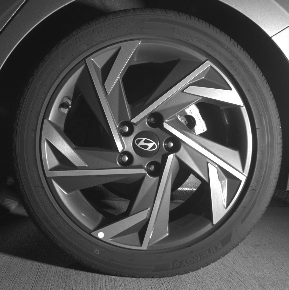 Used 2025 Hyundai Elantra Limited image 14