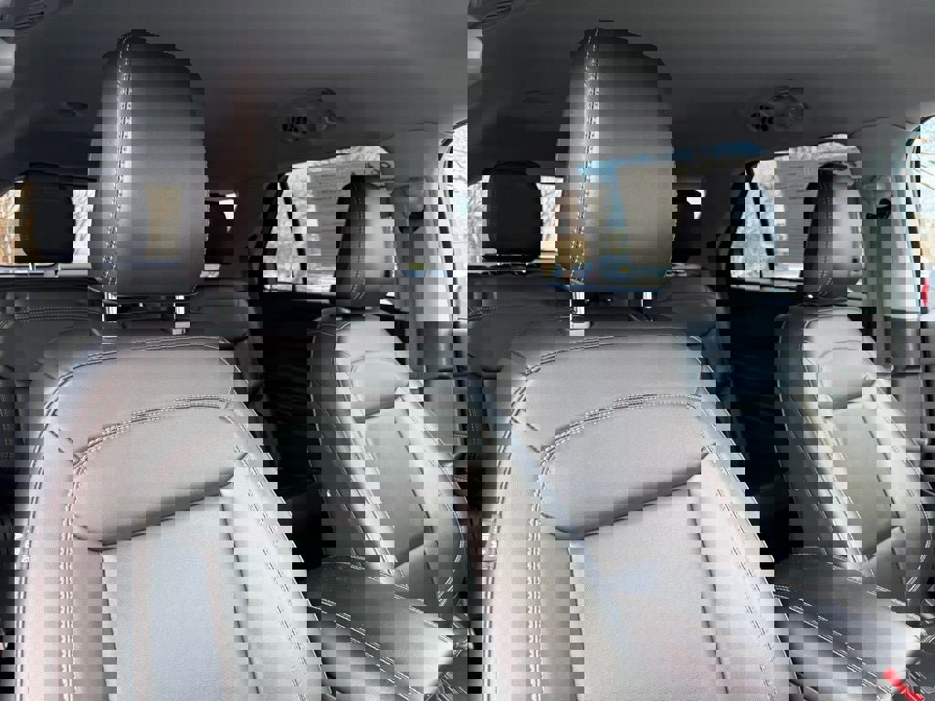 Used 2023 Ford Explorer XLT w/ Equipment Group 202A image 22