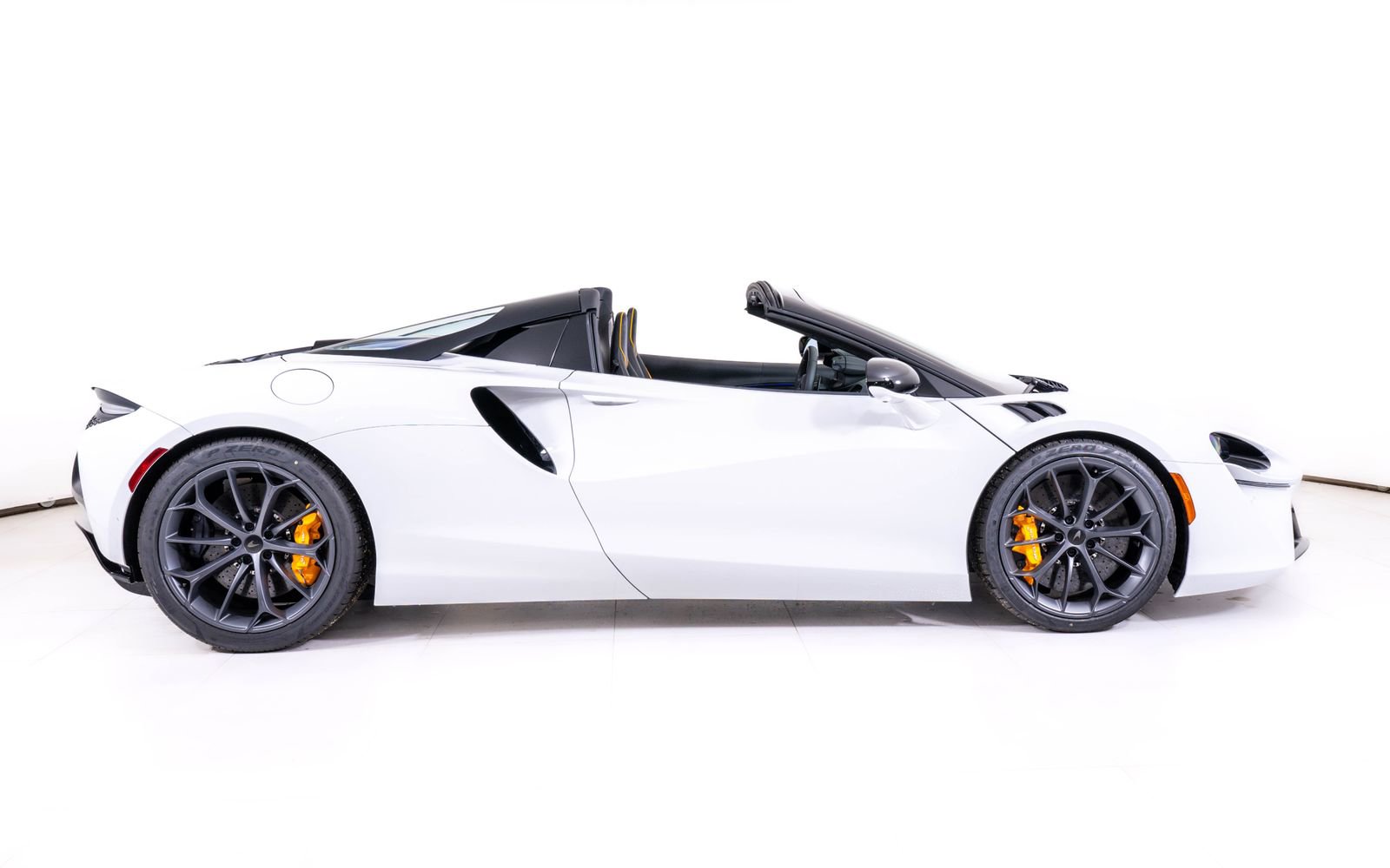 New 2026 McLaren Artura Spider image 8