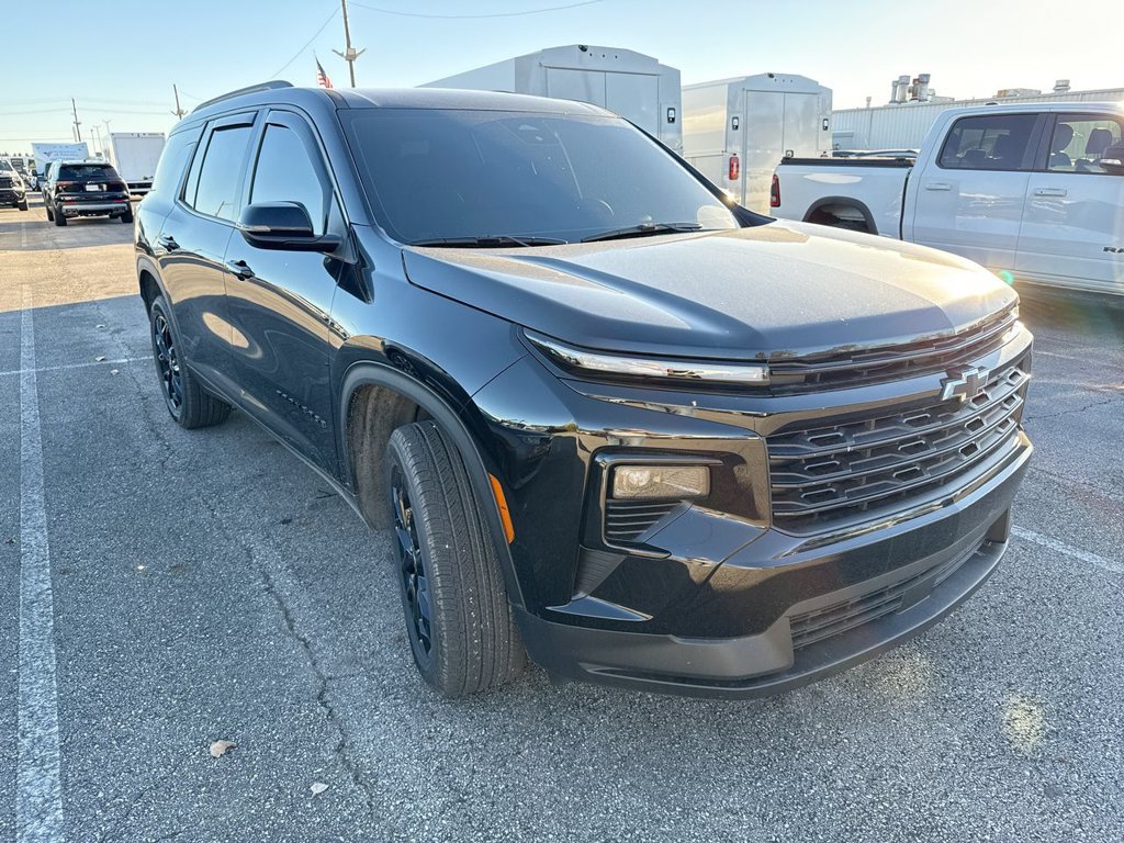 Used 2026 Chevrolet Traverse LT w/ Midnight/Sport Edition FWD image 5