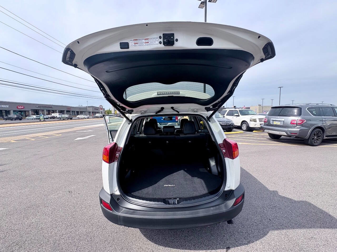 Used 2015 Toyota RAV4 Limited w/ Technology Package image 31