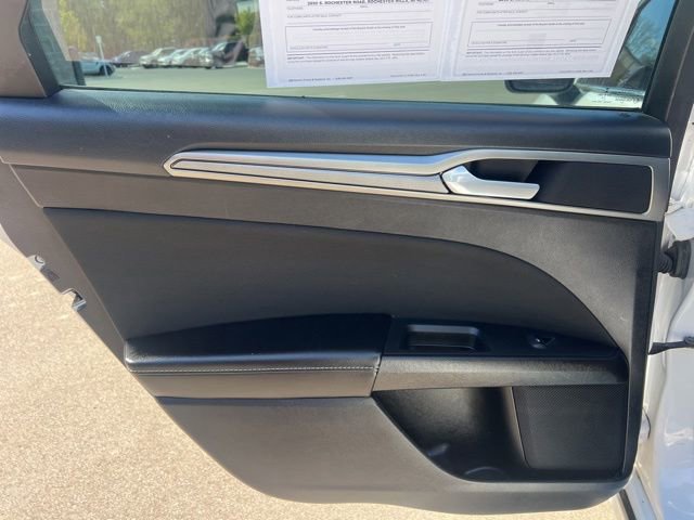 Used 2020 Ford Fusion SE AWD/4WD image 13