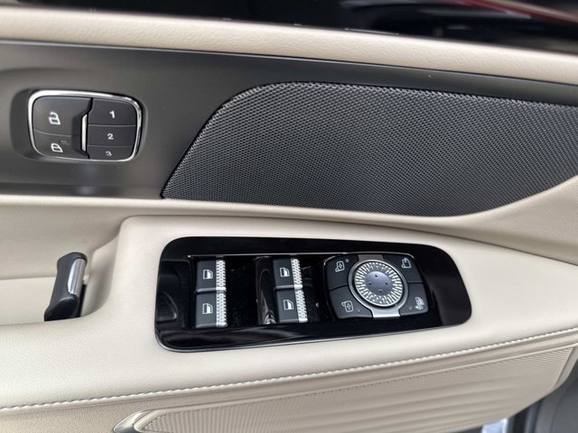 Certified 2024 Lincoln Nautilus Reserve image 12