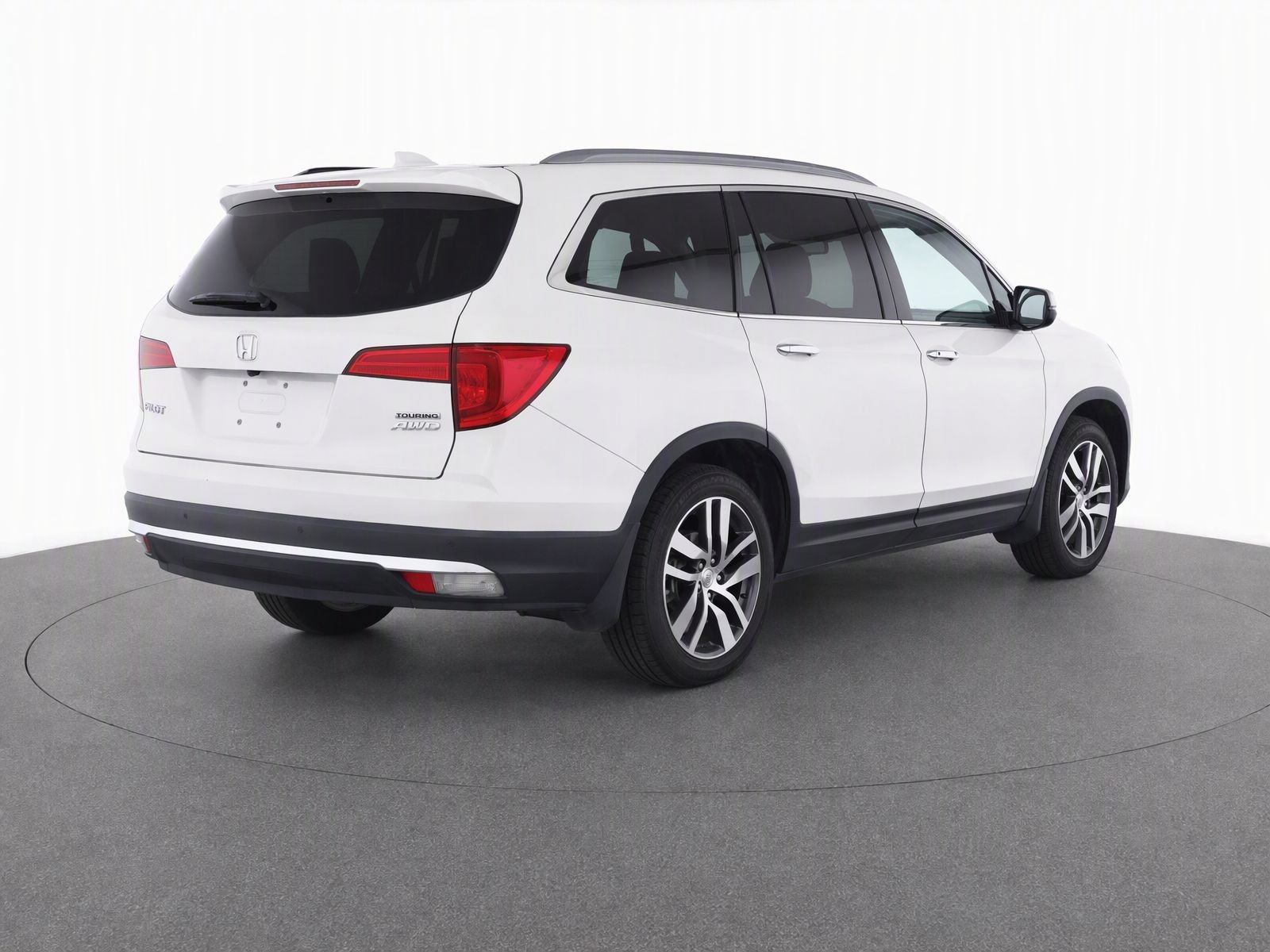 Used 2017 Honda Pilot Touring image 8