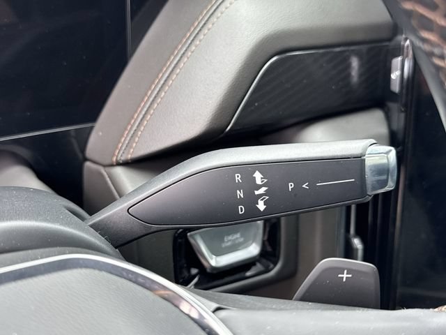 Used 2025 GMC Yukon AT4 w/ AT4 Premium Package AWD/4WD image 17