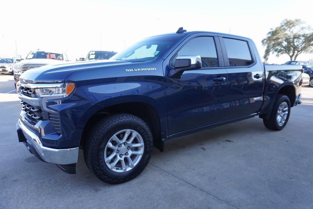 Used 2023 Chevrolet Silverado 1500 LT w/ Protection Package image 3