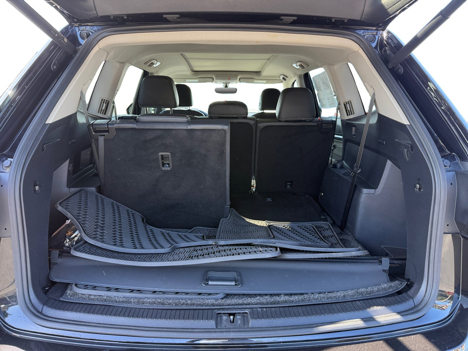 Certified 2023 Volkswagen Atlas SE w/ Panoramic Sunroof Package AWD/4WD image 17